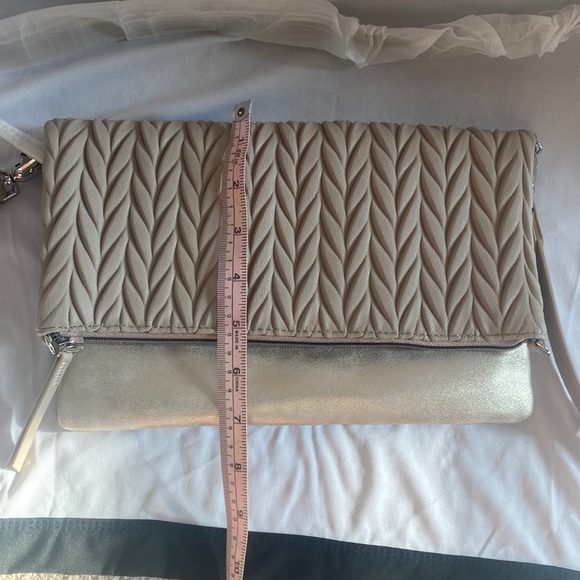 Stella & Dot Waverly crossbody hand bag. - Picture 6 of 6